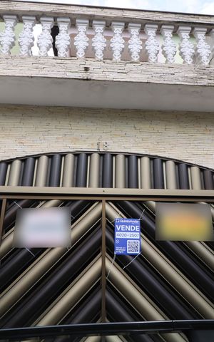Casa à venda com 192m², 3 quartos e 3 vagasFachada