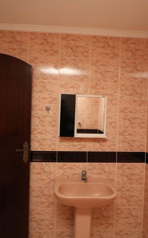 Casa à venda com 192m², 3 quartos e 3 vagasBanheiro 2