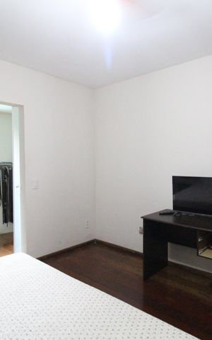 Casa à venda com 367m², 4 quartos e 1 vagaSuíte
