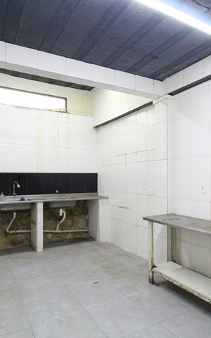 Casa à venda com 367m², 4 quartos e 1 vagaEdícula