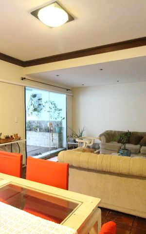 Casa à venda com 367m², 4 quartos e 1 vagaSala