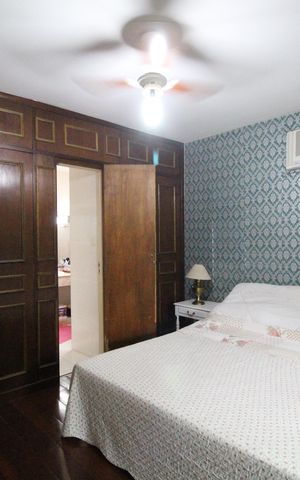 Casa à venda com 367m², 4 quartos e 1 vagaSuíte - Banheiro