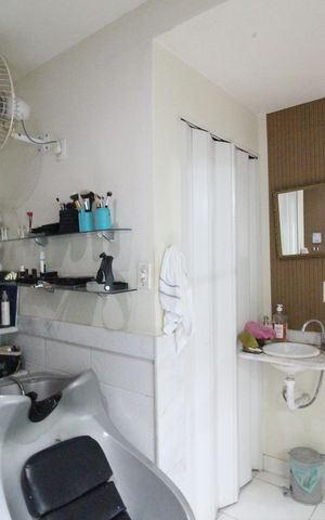Casa à venda com 367m², 4 quartos e 1 vagaDependência