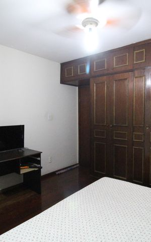 Casa à venda com 367m², 4 quartos e 1 vagaSuíte
