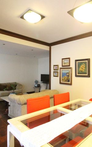 Casa à venda com 367m², 4 quartos e 1 vagaSala