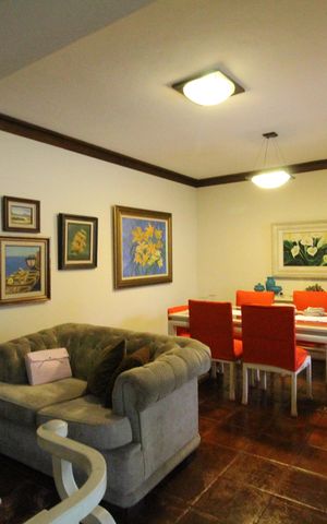 Casa à venda com 367m², 4 quartos e 1 vagaSala