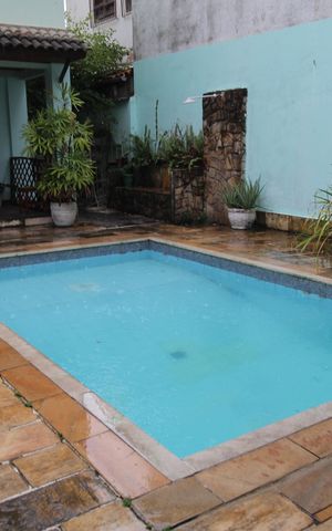 Casa à venda com 367m², 4 quartos e 1 vagaPiscina