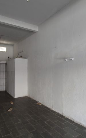 Casa à venda com 270m², 3 quartos e 6 vagasLoja