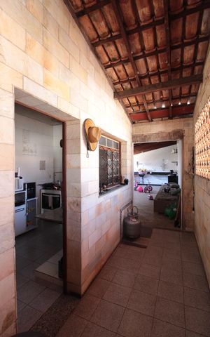 Casa à venda com 270m², 3 quartos e 6 vagasÁrea de Serviço
