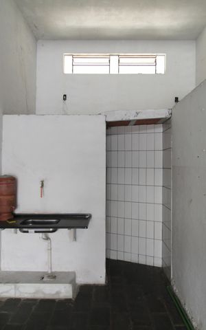 Casa à venda com 270m², 3 quartos e 6 vagasLoja