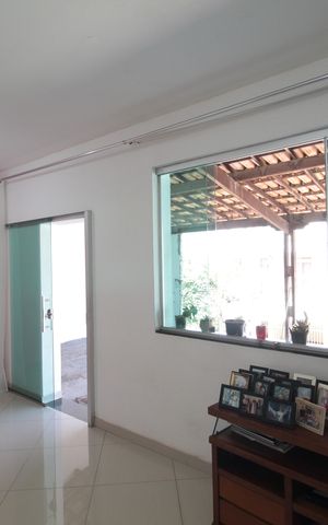 Casa à venda com 270m², 3 quartos e 6 vagasSala