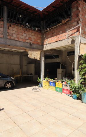 Casa à venda com 270m², 3 quartos e 6 vagasQuintal