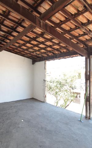 Casa à venda com 270m², 3 quartos e 6 vagasSalaVaranda