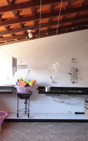 Casa à venda com 270m², 3 quartos e 6 vagasÁrea de Serviço