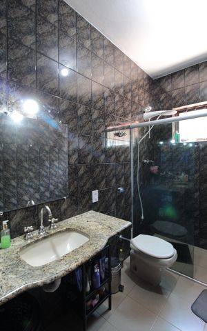 Casa à venda com 270m², 3 quartos e 6 vagasBanheiro Social