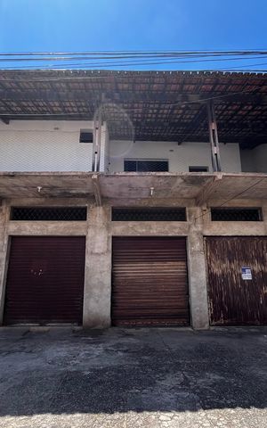 Casa à venda com 270m², 3 quartos e 6 vagas Casa à venda com 270m², 3 quartos e 6 vagasFachada