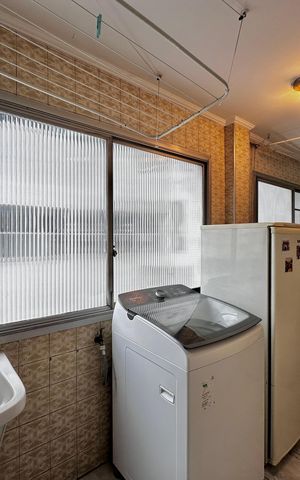 Apartamento à venda com 147m², 3 quartos e 2 vagas Apartamento à venda com 147m², 3 quartos e 2 vagasÁrea de Serviço