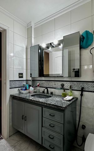 Apartamento à venda com 147m², 3 quartos e 2 vagas Apartamento à venda com 147m², 3 quartos e 2 vagasBanheiro Suíte