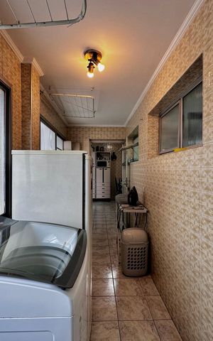 Apartamento à venda com 147m², 3 quartos e 2 vagas Apartamento à venda com 147m², 3 quartos e 2 vagasÁrea de Serviço