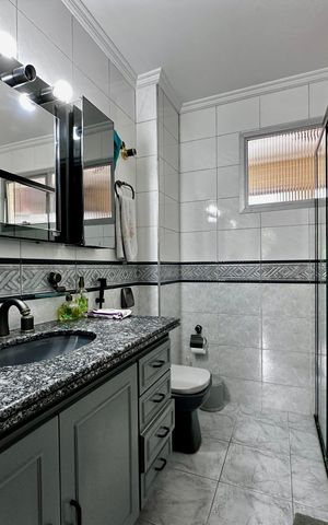 Apartamento à venda com 147m², 3 quartos e 2 vagas Apartamento à venda com 147m², 3 quartos e 2 vagasBanheiro Suíte