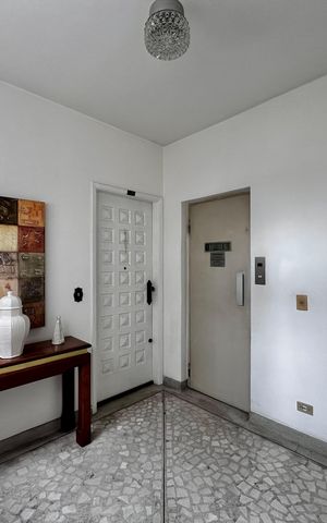 Apartamento à venda com 147m², 3 quartos e 2 vagas Apartamento à venda com 147m², 3 quartos e 2 vagasHall Social Apartamento