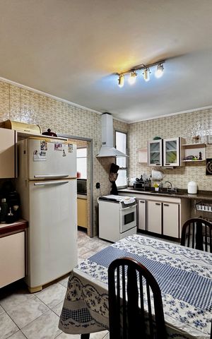 Apartamento à venda com 147m², 3 quartos e 2 vagas Apartamento à venda com 147m², 3 quartos e 2 vagasCozinha