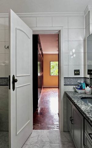 Apartamento à venda com 147m², 3 quartos e 2 vagas Apartamento à venda com 147m², 3 quartos e 2 vagasBanheiro Suíte