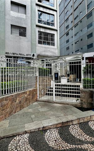 Apartamento à venda com 147m², 3 quartos e 2 vagas Apartamento à venda com 147m², 3 quartos e 2 vagasFachada