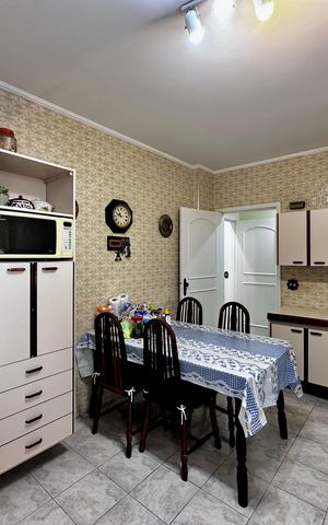 Apartamento à venda com 147m², 3 quartos e 2 vagas Apartamento à venda com 147m², 3 quartos e 2 vagasCozinha