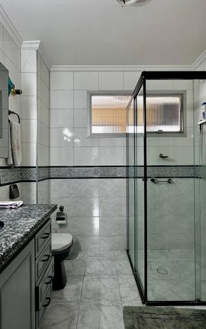 Apartamento à venda com 147m², 3 quartos e 2 vagas Apartamento à venda com 147m², 3 quartos e 2 vagasBanheiro Suíte