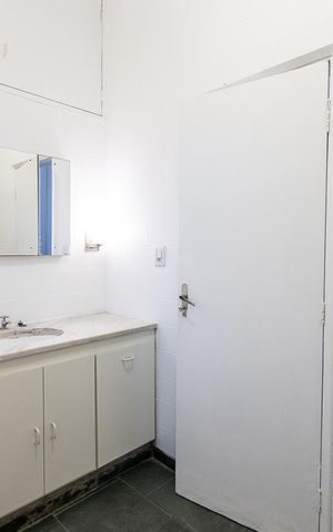 Casa para alugar com 200m², 2 quartos e sem vaga Casa para alugar com 200m², 2 quartos e sem vagaBanheiro