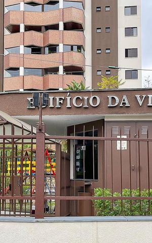 Apartamento à venda com 130m², 3 quartos e 3 vagasFachada + plaquinha
