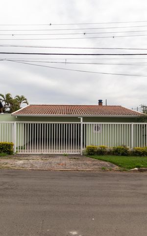 Casa de condomínio para alugar com 250m², 3 quartos e 4 vagas Casa de condomínio para alugar com 250m², 3 quartos e 4 vagasFachada