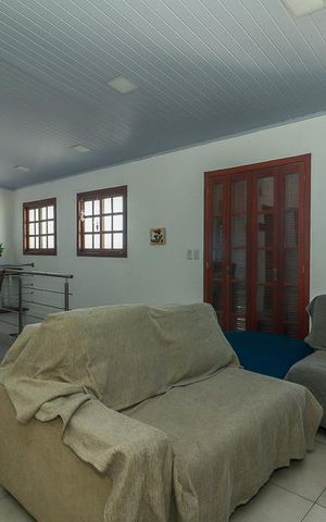 Casa à venda com 185m², 3 quartos e 2 vagasSala