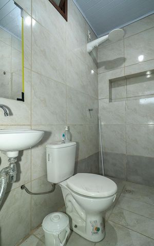 Casa à venda com 185m², 3 quartos e 2 vagasBanheiro garagem