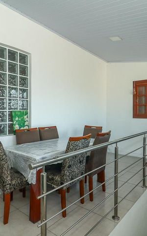 Casa à venda com 185m², 3 quartos e 2 vagasSala