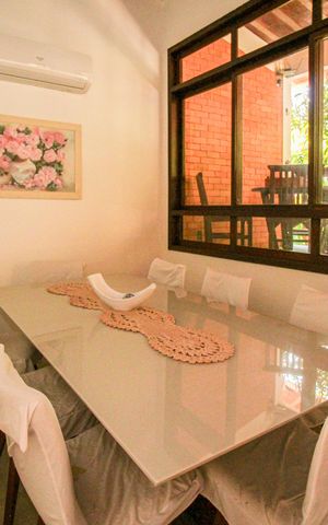 Casa de condomínio à venda com 1036m², 4 quartos e 3 vagas Casa de condomínio à venda com 1036m², 4 quartos e 3 vagasSala de Jantar