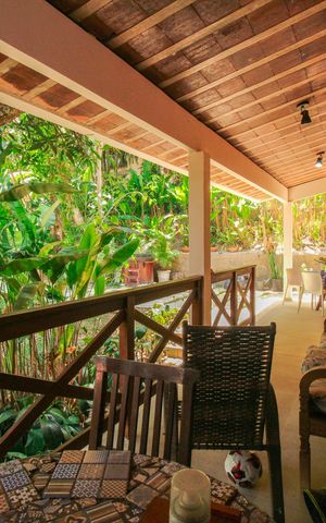 Casa de condomínio à venda com 1036m², 4 quartos e 3 vagas Casa de condomínio à venda com 1036m², 4 quartos e 3 vagasVaranda