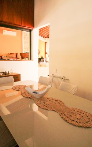 Casa de condomínio à venda com 1036m², 4 quartos e 3 vagas Casa de condomínio à venda com 1036m², 4 quartos e 3 vagasSala de Jantar