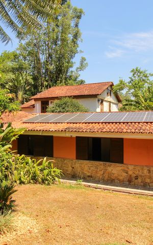 Casa de condomínio à venda com 1036m², 4 quartos e 3 vagas Casa de condomínio à venda com 1036m², 4 quartos e 3 vagasPlacas Solares