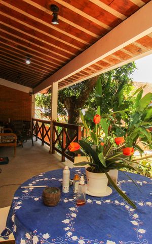 Casa de condomínio à venda com 1036m², 4 quartos e 3 vagas Casa de condomínio à venda com 1036m², 4 quartos e 3 vagasVaranda