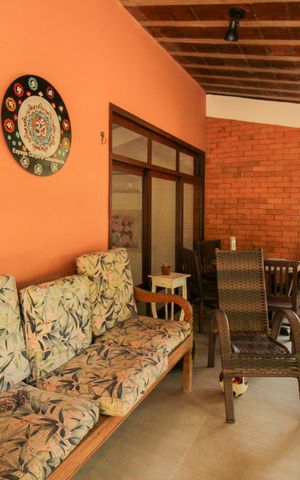 Casa de condomínio à venda com 1036m², 4 quartos e 3 vagas Casa de condomínio à venda com 1036m², 4 quartos e 3 vagasVaranda