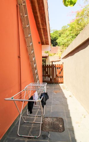 Casa de condomínio à venda com 1036m², 4 quartos e 3 vagas Casa de condomínio à venda com 1036m², 4 quartos e 3 vagasCorredor