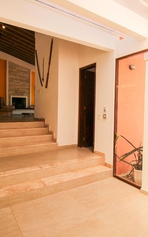 Casa de condomínio à venda com 1036m², 4 quartos e 3 vagas Casa de condomínio à venda com 1036m², 4 quartos e 3 vagasHall de entrada