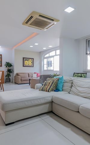 Apartamento à venda com 178m², 4 quartos e 1 vaga Apartamento à venda com 178m², 4 quartos e 1 vagaSala