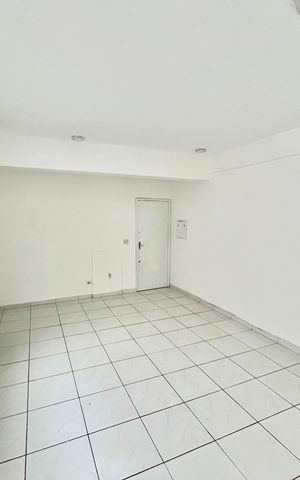 Apartamento para alugar com 70m², 1 quarto e sem vaga Apartamento para alugar com 70m², 1 quarto e sem vagaSala