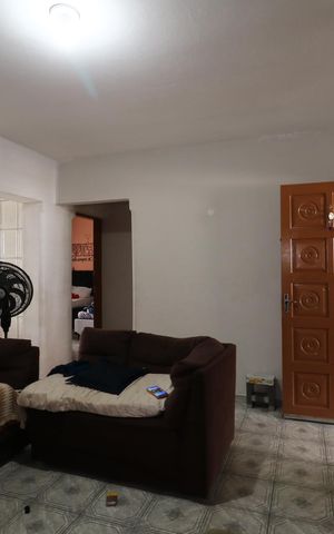 Casa à venda com 250m², 2 quartos e 2 vagasCasa 1 - Sala