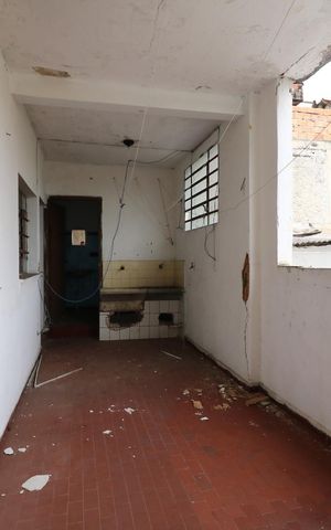 Casa à venda com 250m², 2 quartos e 2 vagasCasa 2 - Área de Serviço