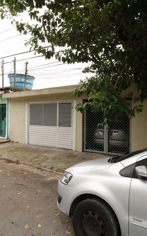Casa à venda com 250m², 2 quartos e 2 vagasFachada