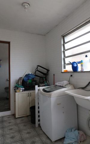 Casa à venda com 250m², 2 quartos e 2 vagasCasa 1 - Área de Serviço